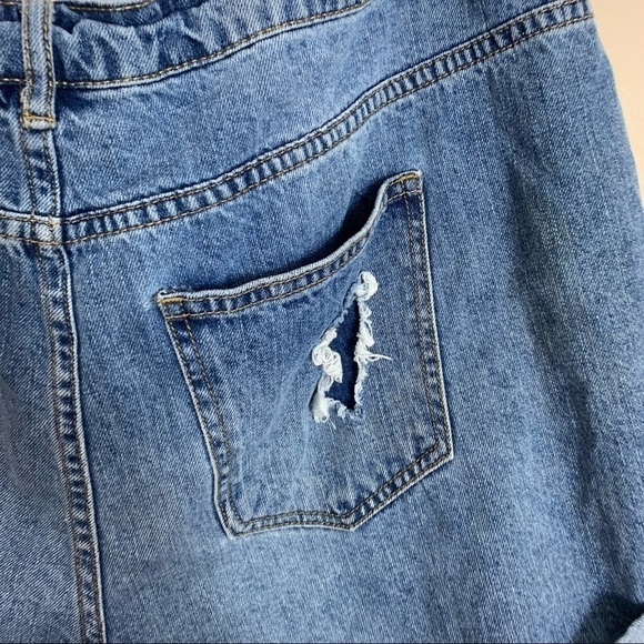 [Forever 21] Denim Distressed Plus Size Cuffed Jean Shorts - Picture 8 of 8